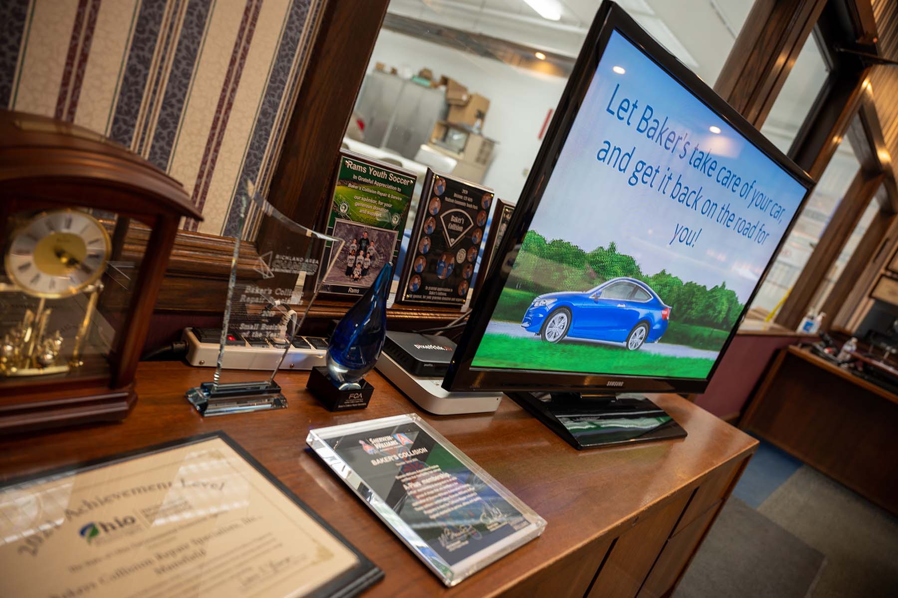 Baker’s Collision Repair Retriever Digital Signage